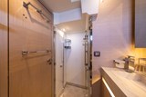 2023 Prestige 520 S for sale - Owners en-suite shower